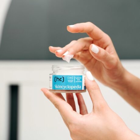 3770071 Face Cream_20% Hydrating Complex_Lifestyle-3